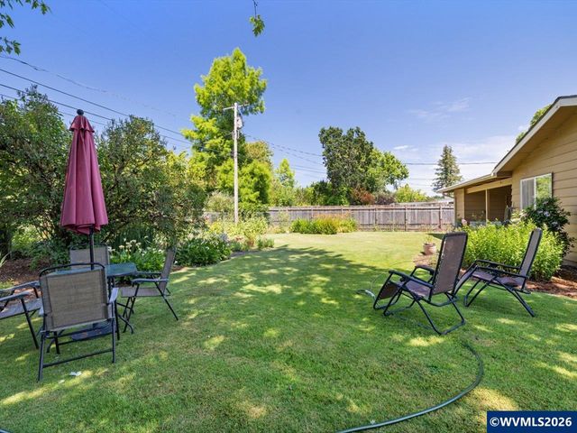 2250 NW Highland Dr, Corvallis, OR 97330