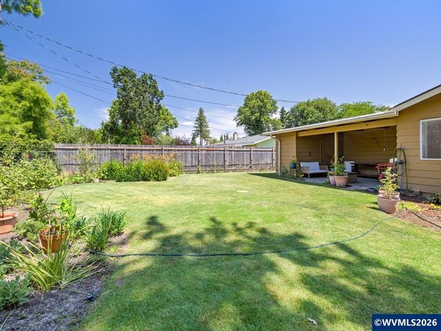 2250 NW Highland Dr, Corvallis, OR 97330