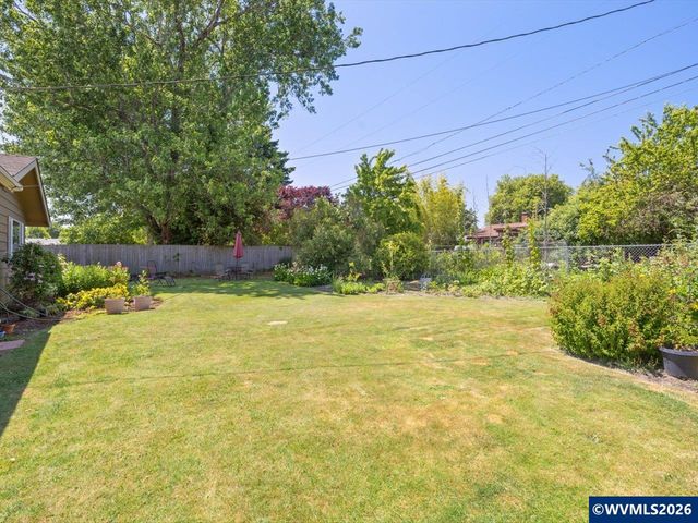 2250 NW Highland Dr, Corvallis, OR 97330