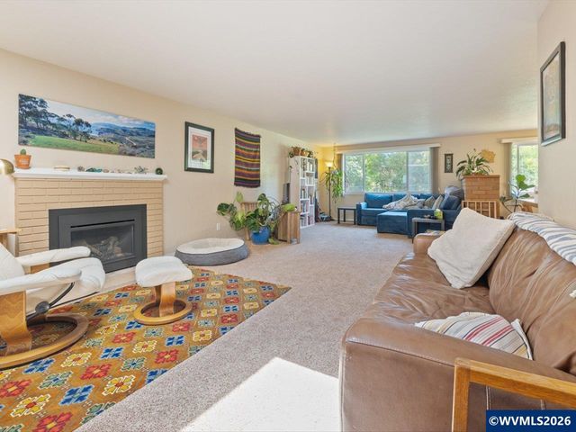 2250 NW Highland Dr, Corvallis, OR 97330