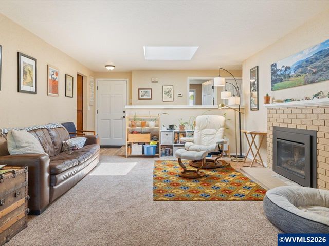 2250 NW Highland Dr, Corvallis, OR 97330