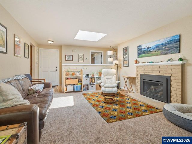 2250 NW Highland Dr, Corvallis, OR 97330