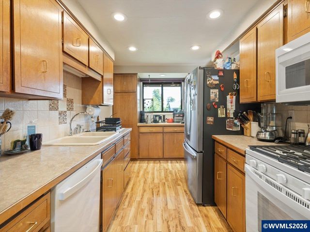 2250 NW Highland Dr, Corvallis, OR 97330