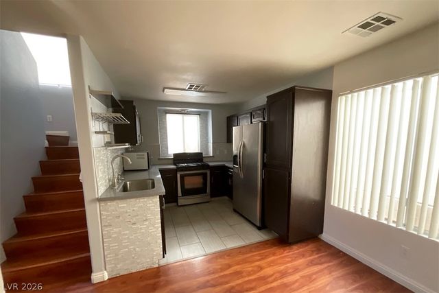 7203 Cestrum Road, Las Vegas, NV 89113