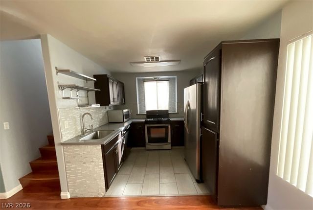 7203 Cestrum Road, Las Vegas, NV 89113