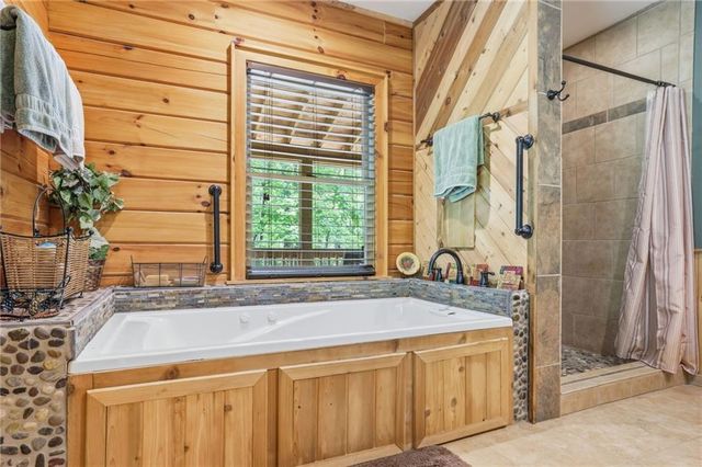 9368 Highway 52 W, Dahlonega, GA 30533