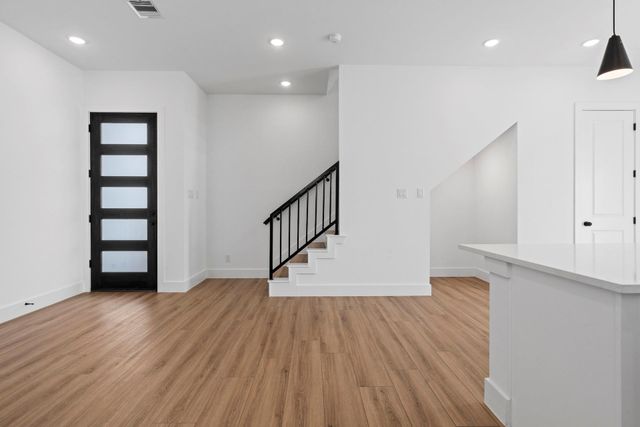 9437 Pembrook Street A, Houston, TX 77016