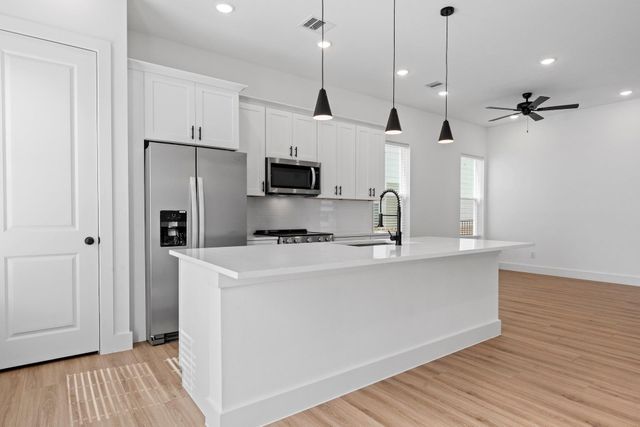 9437 Pembrook Street A, Houston, TX 77016