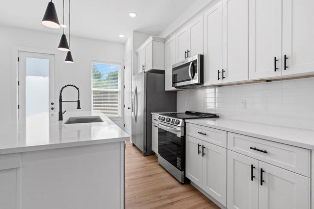 9437 Pembrook Street A, Houston, TX 77016