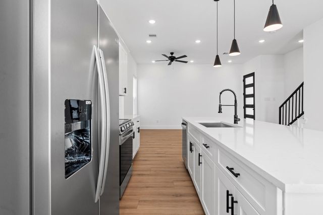 9437 Pembrook Street A, Houston, TX 77016