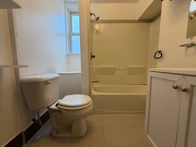 2067 N Leavitt Street G, Chicago, IL 60647