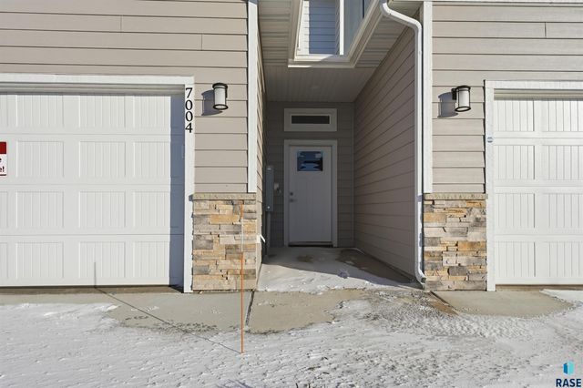 7004 E Brooks Edge Pl Place, Sioux Falls, SD 57110