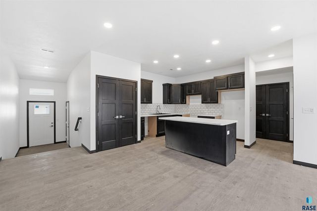 7004 E Brooks Edge Pl Place, Sioux Falls, SD 57110