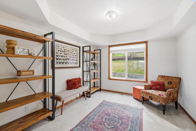 6711 W 20th Ave, Kennewick, WA 99338