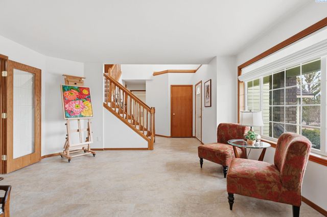 6711 W 20th Ave, Kennewick, WA 99338