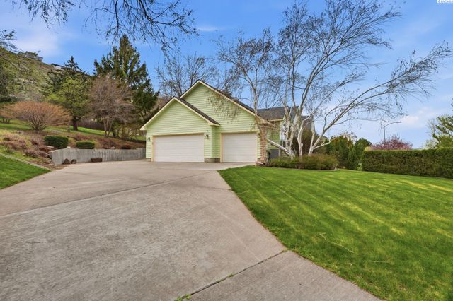 6711 W 20th Ave, Kennewick, WA 99338