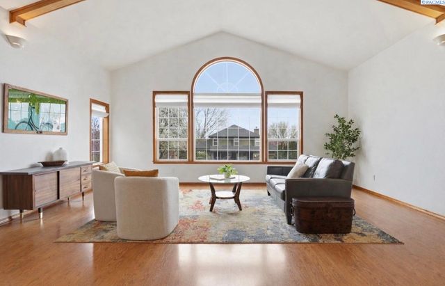 6711 W 20th Ave, Kennewick, WA 99338