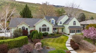 6711 W 20th Ave, Kennewick, WA 99338