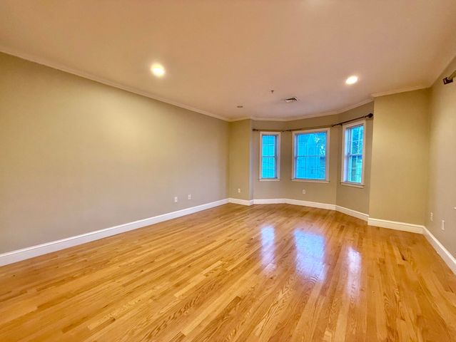 146 Adams St 2, Waltham, MA 02453