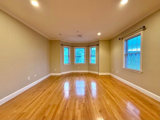 146 Adams St 2, Waltham, MA 02453