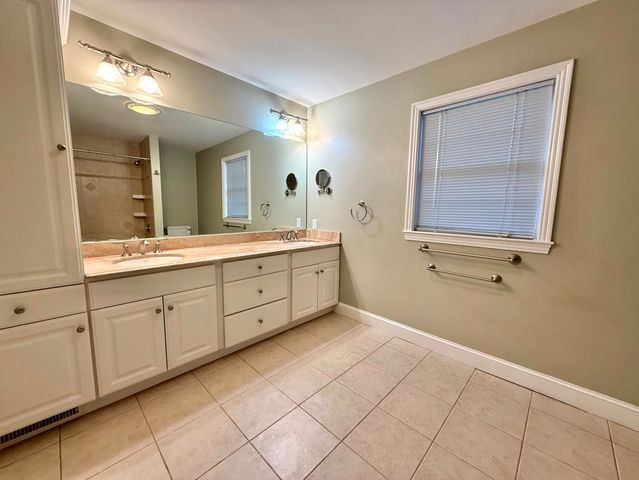 146 Adams St 2, Waltham, MA 02453