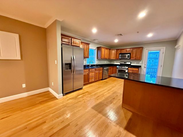 146 Adams St 2, Waltham, MA 02453