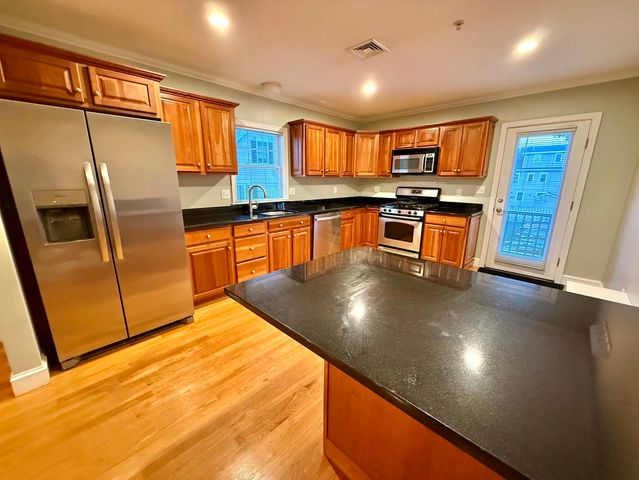 146 Adams St 2, Waltham, MA 02453