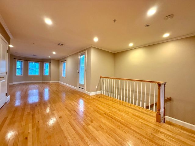146 Adams St 2, Waltham, MA 02453