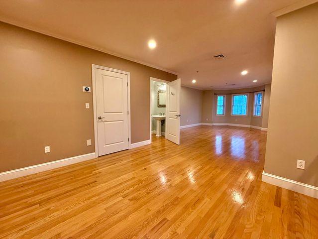 146 Adams St 2, Waltham, MA 02453