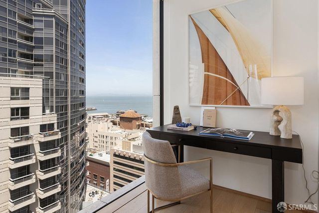 1 Steuart Lane 1704, San Francisco, CA 94105