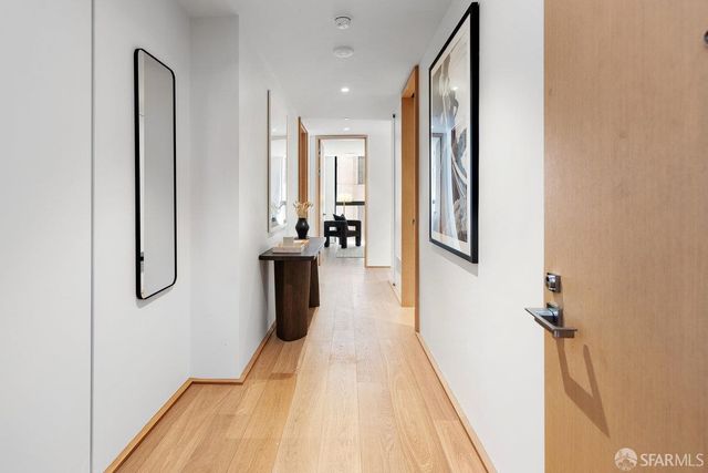 1 Steuart Lane 1704, San Francisco, CA 94105