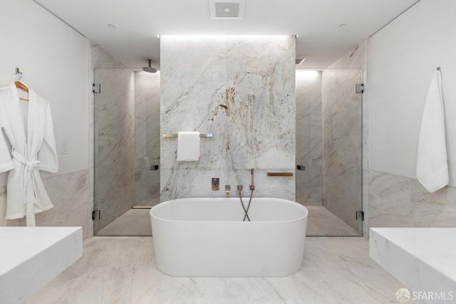 1 Steuart Lane 1704, San Francisco, CA 94105