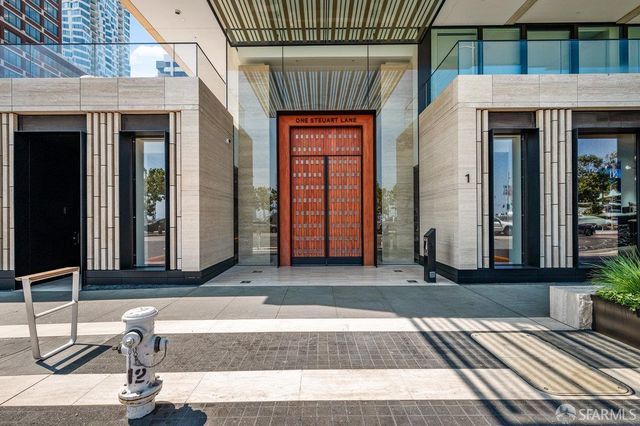 1 Steuart Lane 1704, San Francisco, CA 94105