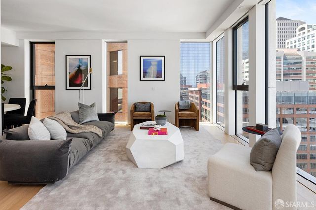 1 Steuart Lane 1704, San Francisco, CA 94105