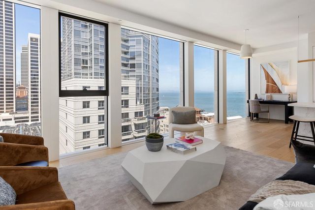 1 Steuart Lane 1704, San Francisco, CA 94105