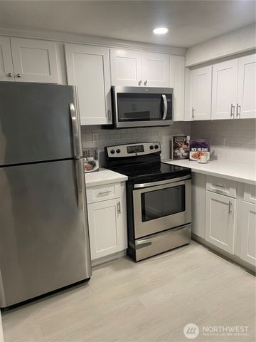 959 Hoquiam Avenue NE, Renton, WA 98059