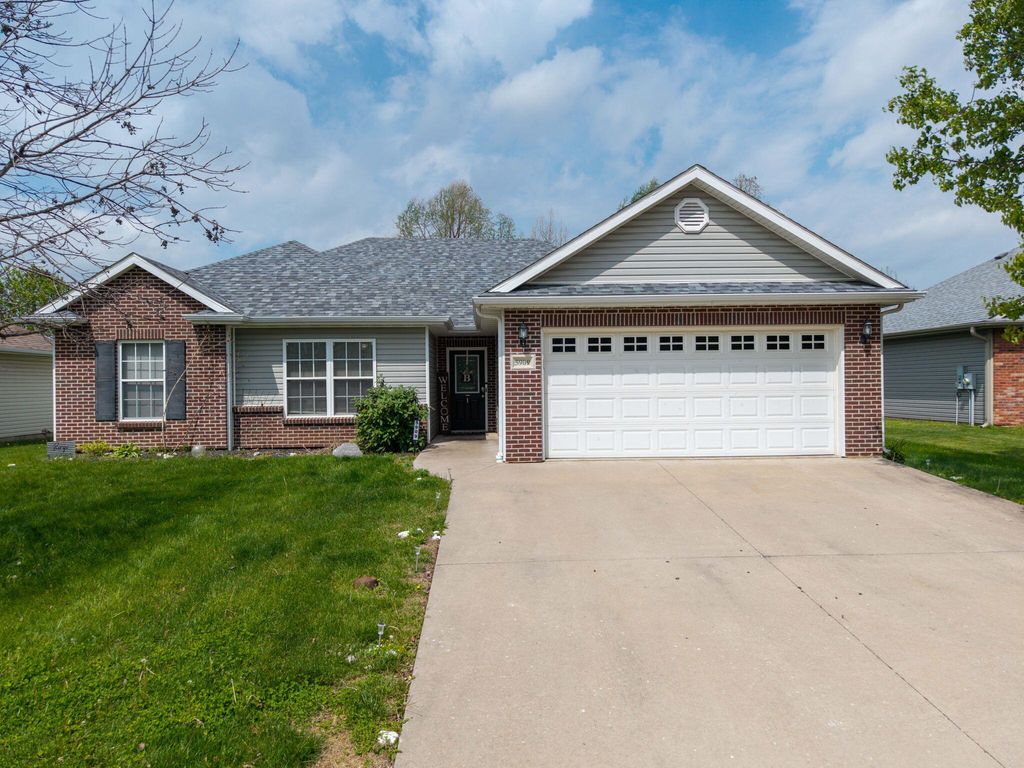 5909 FREEPORT WAY, Columbia, MO 65201