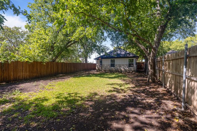 400 Leuty Street, Justin, TX 76247