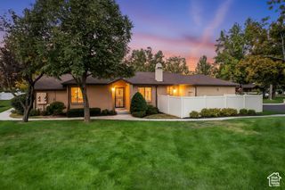 8898 S GOLDEN FIELD WAY, Sandy, UT 84094