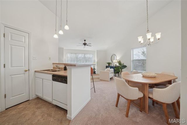 1626 Forest Springs Lane C, Ballwin, MO 63021