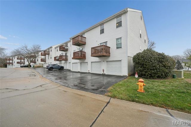 1626 Forest Springs Lane C, Ballwin, MO 63021