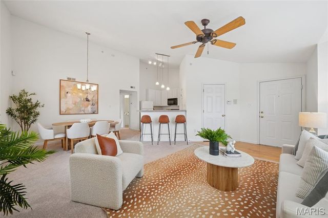 1626 Forest Springs Lane C, Ballwin, MO 63021