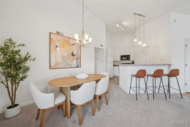 1626 Forest Springs Lane C, Ballwin, MO 63021