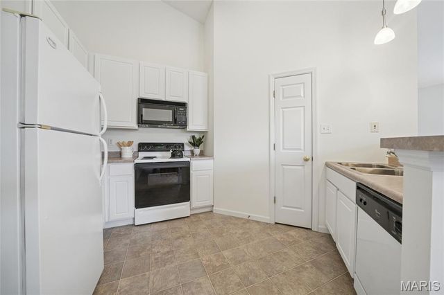 1626 Forest Springs Lane C, Ballwin, MO 63021