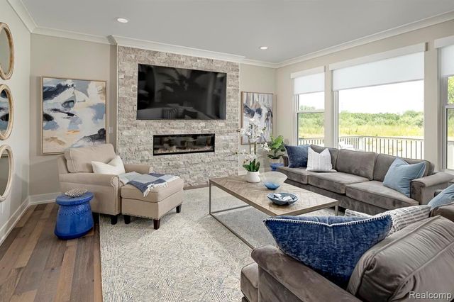 2400 Provencal Dr. Drive, Commerce Twp, MI 48382