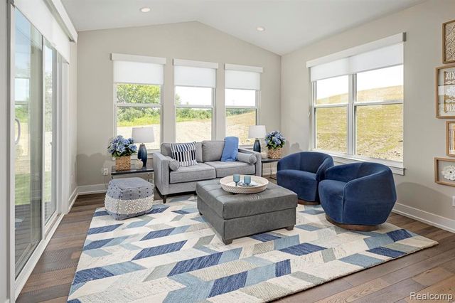 2400 Provencal Dr. Drive, Commerce Twp, MI 48382