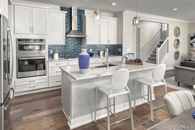 2400 Provencal Dr. Drive, Commerce Twp, MI 48382