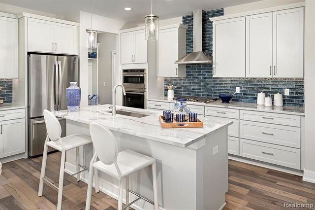 2400 Provencal Dr. Drive, Commerce Twp, MI 48382
