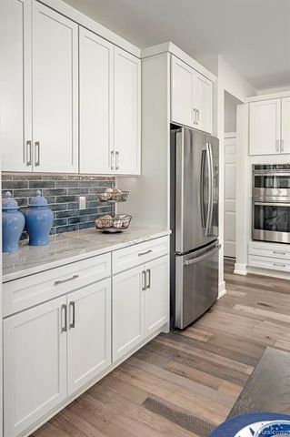 2400 Provencal Dr. Drive, Commerce Twp, MI 48382