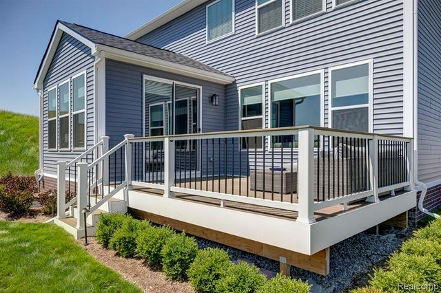 2400 Provencal Dr. Drive, Commerce Twp, MI 48382